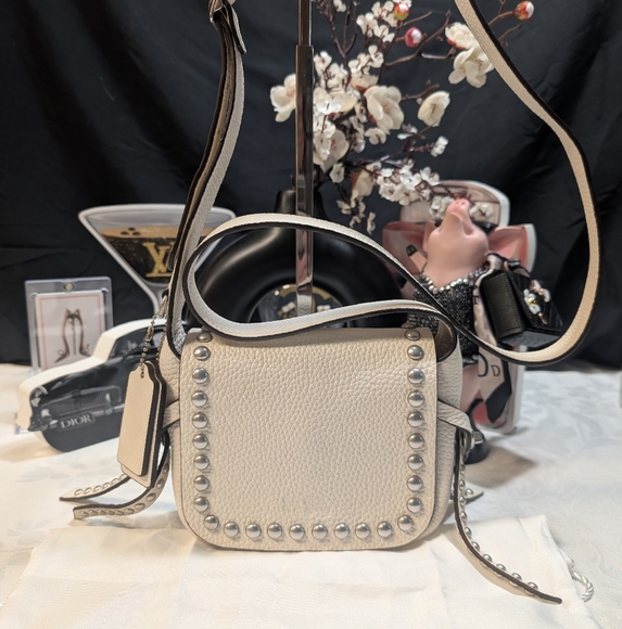 Coach Dakotah 15 studded textured Cream/ Off White Purse...
